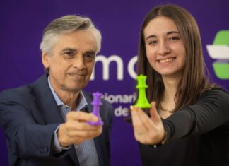 Jugada maestra: Emova convoca a la Campeona Mundial,Candela Francisco, para acercar el ajedrez al Subte