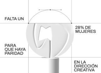 UnaDeDos crea un trofeo incompleto en El Sol para visibilizar el 28% que falta para alcanzar la igualdad en la dirección creativa