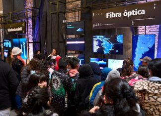 Fundación Telefónica Movistar presenta la muestra “Conectados. Una mirada a la tecnología que nos acerca” en Mendoza