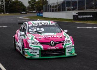 La Caja presente junto al equipo Renault en la sexta fecha del TC2000 en Río Cuarto