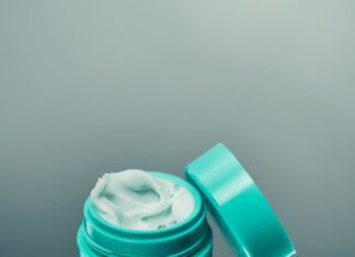 La consultora de marca Morillas realiza el branding de Binomial: la nueva marca de cosmética para nuevas generaciones