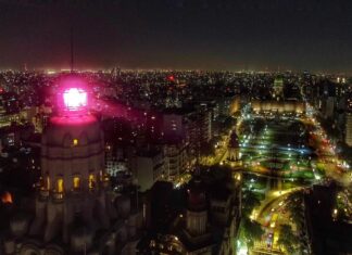 El Palacio Barolo se ilumina de rosa en apoyo a la concientización del cáncer de mama