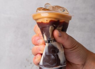 Café Martínez revoluciona el verano con el Crackelatte, una experiencia innovadora y multisensorial