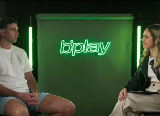 Dibu Martínez en una entrevista exclusiva con Sofi Martínez, presentada por bplay