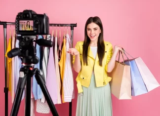 Adiós vidriera, hola pantalla: el comercio se muda a TikTok en vivo