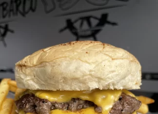 Septiembre se disfruta con hamburguesas: Cheeseburger Day y promos de primavera