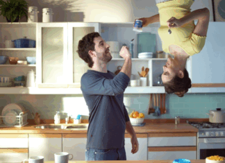 Yogurisimo le da una vuelta al yogur en su nueva campaña creada por Don By Havas