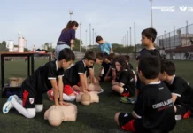 La Escuela de Fútbol Ángel Labruna de River Plate y Diagnóstico Maipú realizaron una jornada de salud y educación para promover hábitos saludables en el deporte.