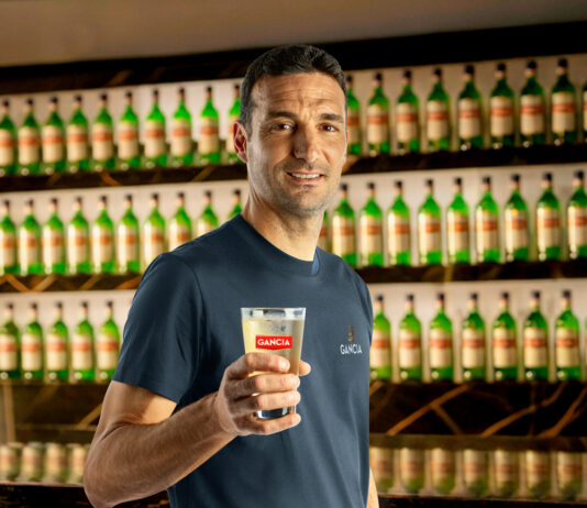 “Camuflado”: la campaña de Gancia que celebra el optimismo argentino junto a Lionel Scaloni.