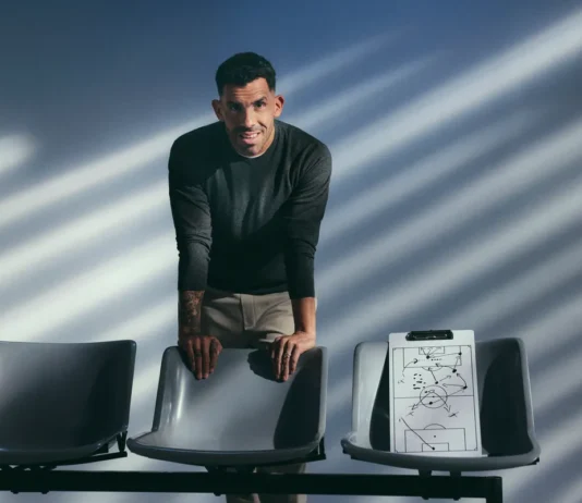 bplay, junto a TombrasNiña, profundiza su compromiso con el Juego Responsable y presenta a Carlos Tevez como su nuevo embajador.
