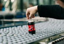 Coca-Cola Argentina presenta “Nos une el país que queremos”, una campaña que pone en valor 84 años impulsando oportunidades, empleo y desarrollo local