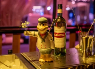 Gancia presenta “15 veranos”: Tiki bar trae Mar del Plata a Tres Monos para festejar sus 15 años
