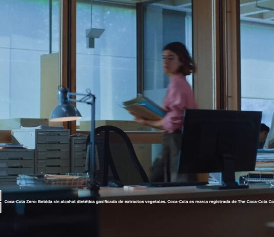 “El mundo puede esperar”: la nueva apuesta de coca-cola para celebrar los momentos que realmente importan