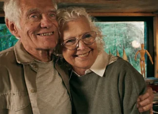 En tiempos de IA, Alma Mora propone volver a preguntarle a quienes ya vivieron las mejores historias el amor