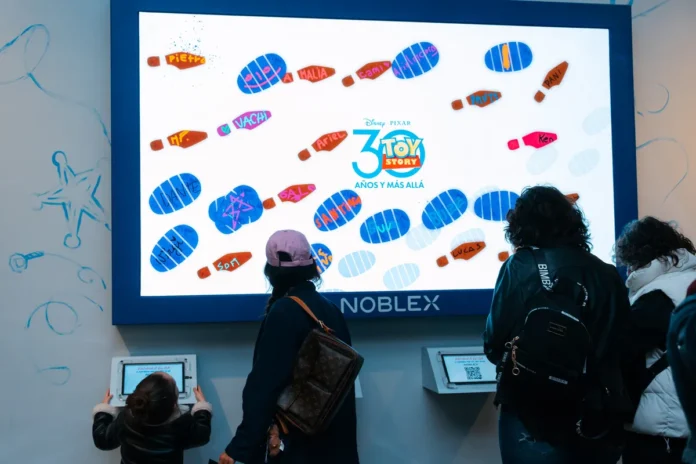 Noblex - Toy Story 30 años - 192